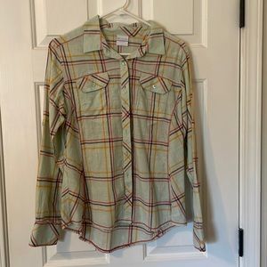 Women’a Columbia long sleeve button down